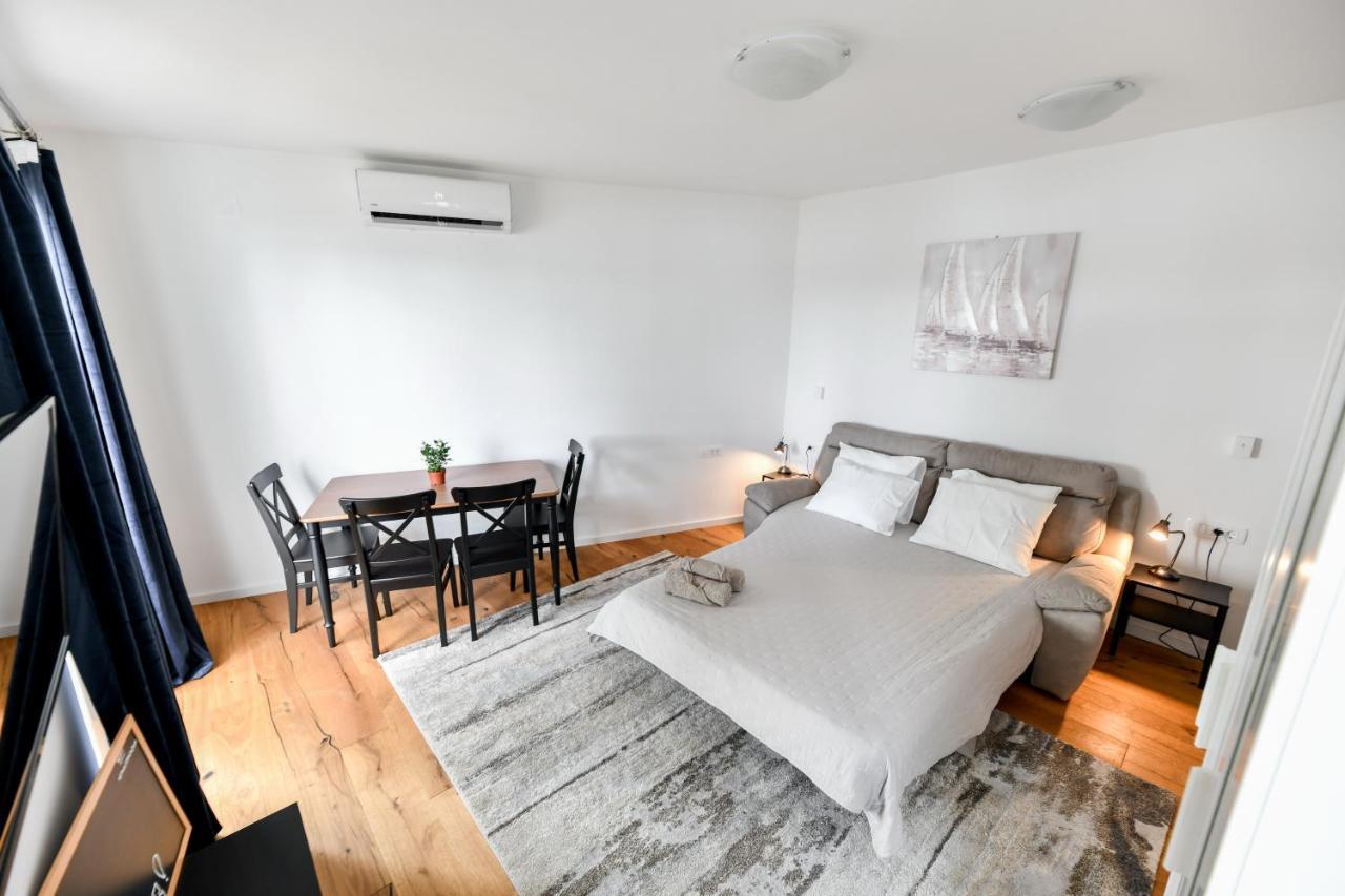 Apartment Canada ซาดาร์ ภายนอก รูปภาพ